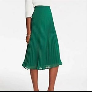 Emerald Green Ann Taylor A-line skirt